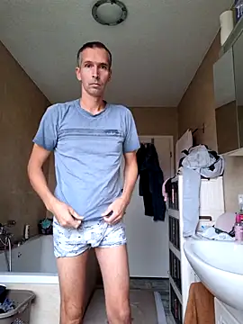 Snapshot of Geiler-boy313 chatting on October 25, 8:35 am Geiler-boy313 online show from October 25, 8:35 am