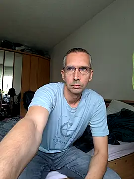 Geiler-boy313 online show from May 4, 7:22 am