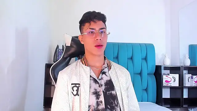 Snapshot of AlanNaughty chatting on March 14, 7:55 pm AlanNaughty online show from March 14, 7:55 pm