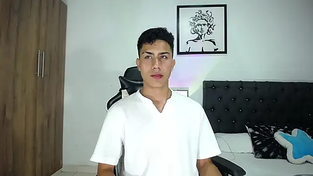 Snapshot of AlanNaughty chatting on October 29, 3:16 am AlanNaughty online show from October 29, 3:16 am