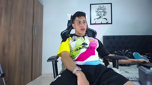 Snapshot of AlanNaughty chatting on October 7, 10:00 pm AlanNaughty online show from October 7, 10:00 pm