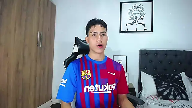 Snapshot of AlanNaughty chatting on October 16, 12:52 am AlanNaughty online show from October 16, 12:52 am