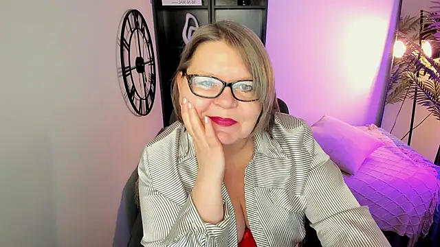 Shannonshine online show from April 8, 1:23 pm