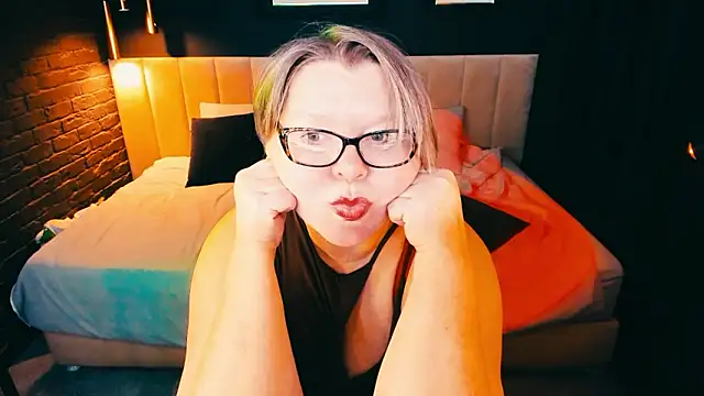 Shannonshine online show from February 14, 6:02 am