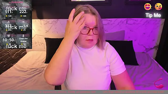 Shannonshine online show from October 31, 1:19 pm