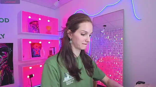 MirandaGlow online show from May 26, 5:38 am
