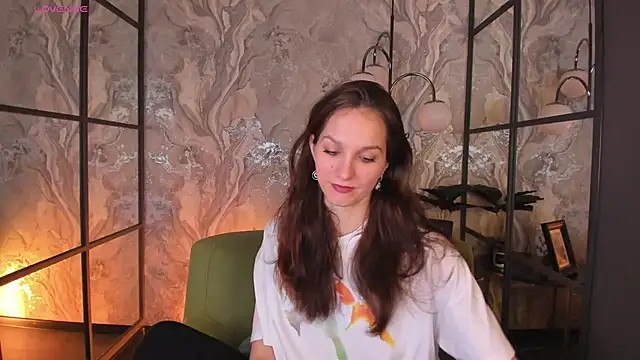 MirandaGlow online show from March 18, 5:45 am