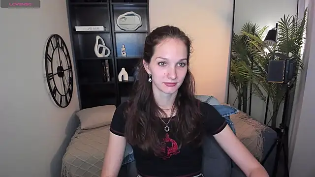 MirandaGlow online show from June 20, 5:34 am