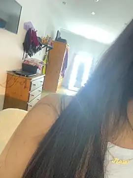 Snapshot of DulceAngelica chatting on May 4, 2:15 am DulceAngelica online show from May 4, 2:15 am