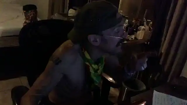 Snapshot of mycock2474u chatting on October 9, 2:01 am mycock2474u online show from October 9, 2:01 am