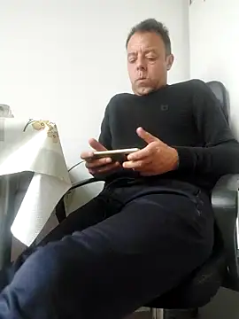 Snapshot of david_geam chatting on October 4, 5:53 am david geam online show from October 4, 5:53 am