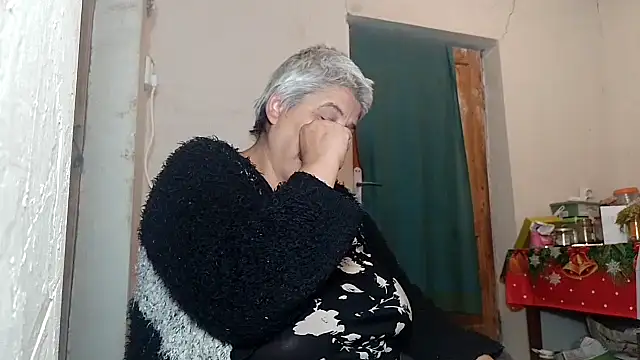 Snapshot of ExquisiteMature chatting on October 11, 10:11 pm ExquisiteMature online show from October 11, 10:11 pm