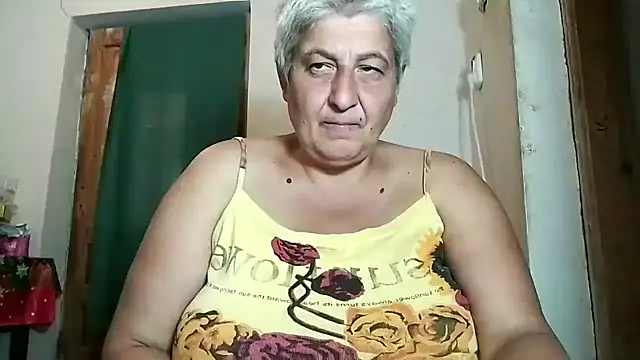 Snapshot of ExquisiteMature chatting on September 22, 8:42 am ExquisiteMature online show from September 22, 8:42 am