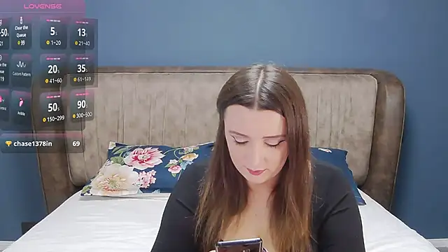 Snapshot of IamMolly chatting on December 15, 9:42 pm IamMolly online show from December 15, 9:42 pm