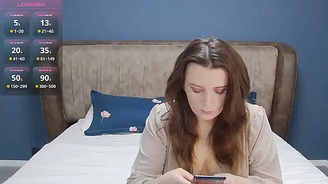 Snapshot of IamMolly chatting on January 18, 9:45 pm IamMolly online show from January 18, 9:45 pm