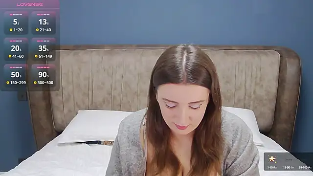 Snapshot of IamMolly chatting on December 8, 9:52 pm IamMolly online show from December 8, 9:52 pm