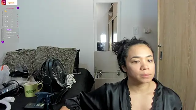 carolgaita online show from March 30, 10:17 am