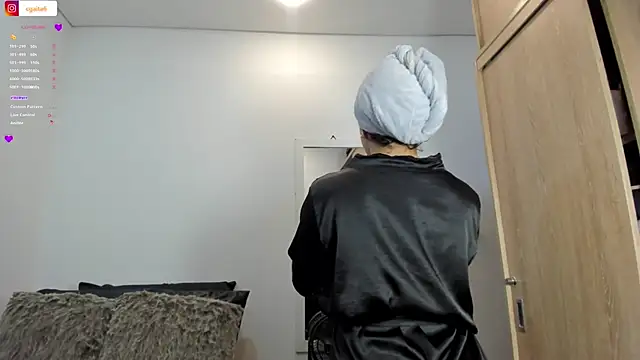 carolgaita online show from March 28, 11:11 am