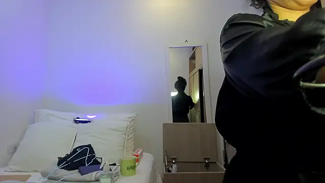 carolgaita online show from March 8, 10:18 am