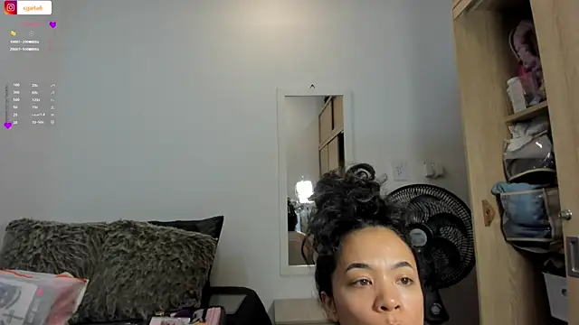 carolgaita online show from April 1, 10:16 am