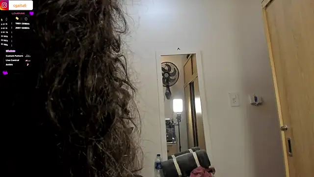 carolgaita online show from April 17, 8:17 am