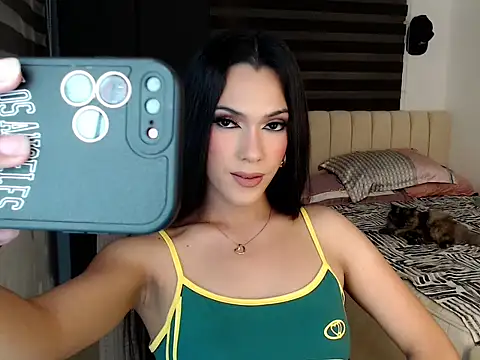 XxIvory CatxX online show from April 18, 9:55 am