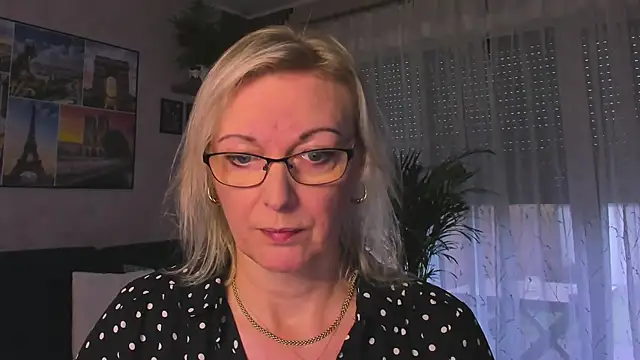 Snapshot of vanessa_chat chatting on December 14, 2:11 pm vanessa chat online show from December 14, 2:11 pm