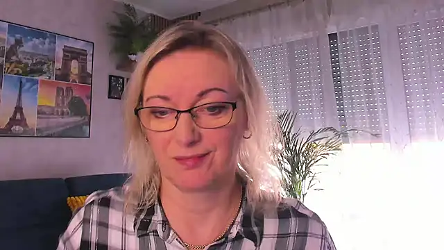 vanessa chat online show from March 10, 2:10 pm