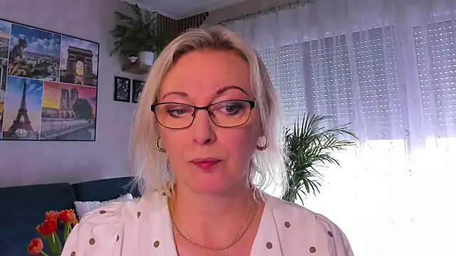Snapshot of vanessa_chat chatting on May 12, 1:28 pm vanessa chat online show from May 12, 1:28 pm