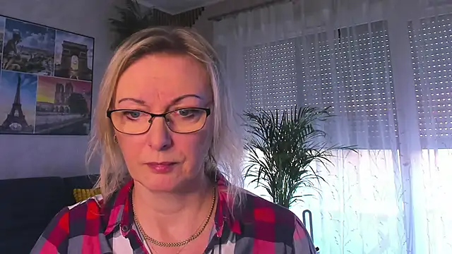 vanessa chat online show from March 17, 3:59 pm