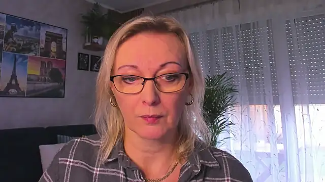 Snapshot of vanessa_chat chatting on November 12, 2:10 pm vanessa chat online show from November 12, 2:10 pm