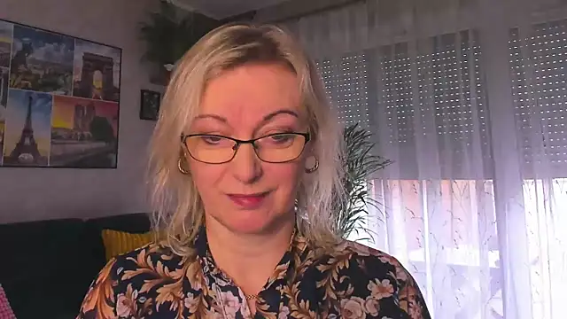 vanessa chat online show from February 12, 2:17 pm