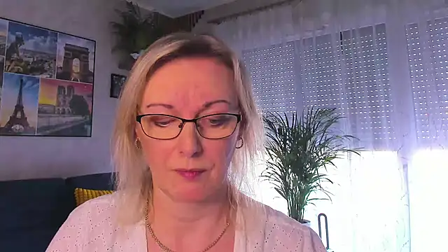 vanessa chat online show from March 18, 2:19 pm