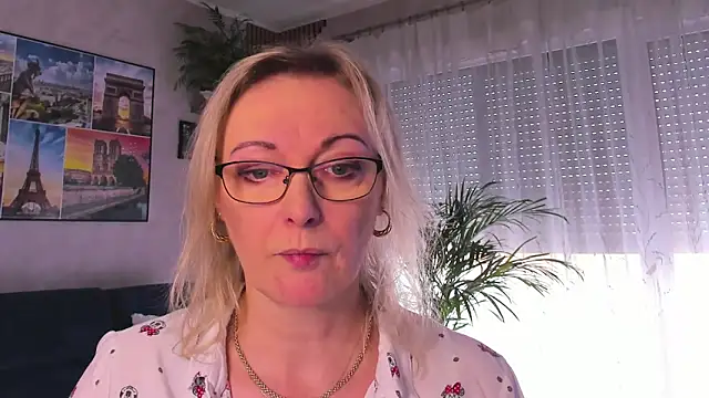 vanessa chat online show from March 26, 2:15 pm