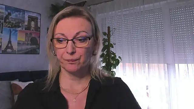 vanessa chat online show from March 2, 2:25 pm