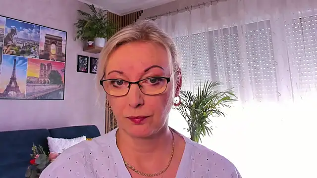 Snapshot of vanessa_chat chatting on May 11, 1:12 pm vanessa chat online show from May 11, 1:12 pm