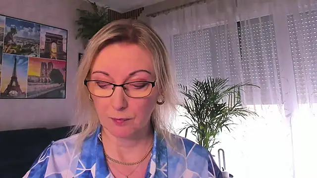 vanessa chat online show from March 31, 1:13 pm