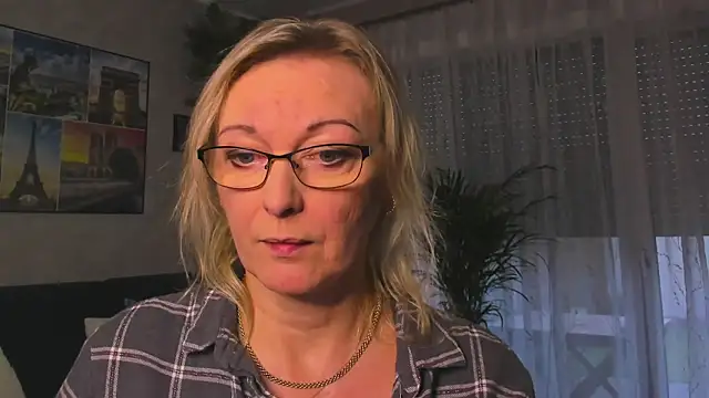 Snapshot of vanessa_chat chatting on December 2, 2:19 pm vanessa chat online show from December 2, 2:19 pm