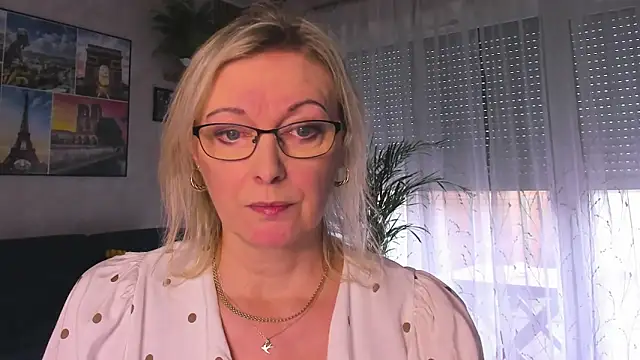 vanessa chat online show from February 11, 2:28 pm