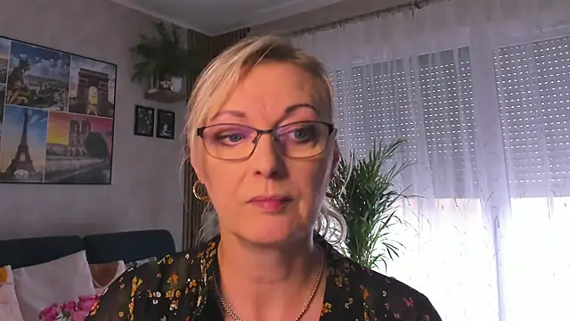 vanessa chat online show from October 7, 1:23 pm