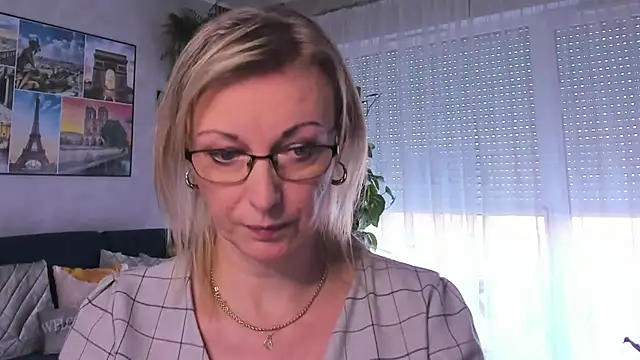vanessa chat online show from March 4, 2:21 pm
