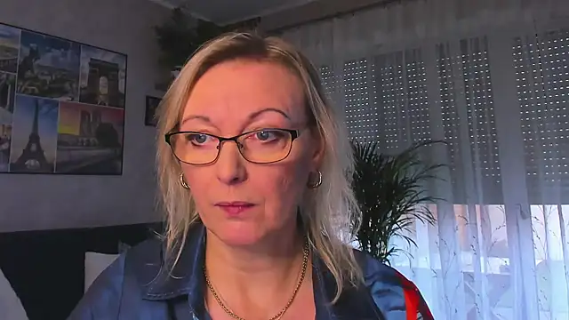 Snapshot of vanessa_chat chatting on December 3, 2:16 pm vanessa chat online show from December 3, 2:16 pm