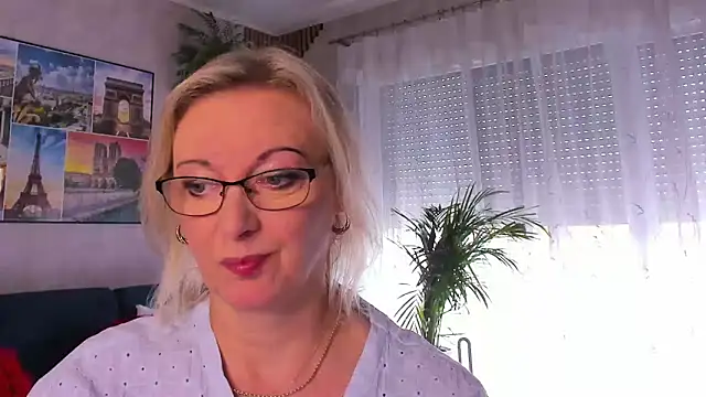 Snapshot of vanessa_chat chatting on June 1, 1:33 pm vanessa chat online show from June 1, 1:33 pm