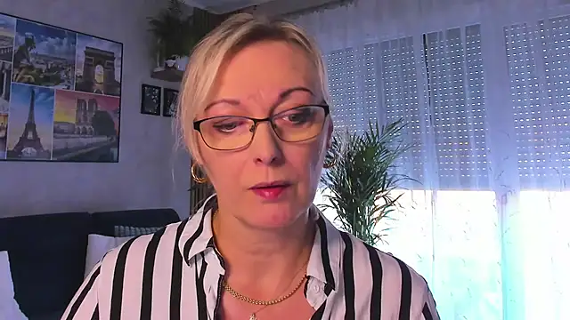 vanessa chat online show from October 20, 1:33 pm