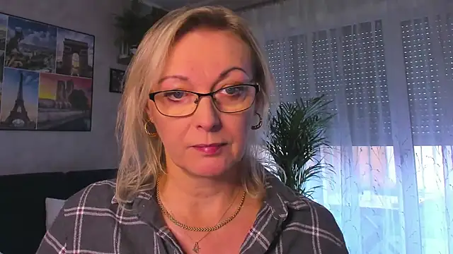 Snapshot of vanessa_chat chatting on November 3, 2:20 pm vanessa chat online show from November 3, 2:20 pm