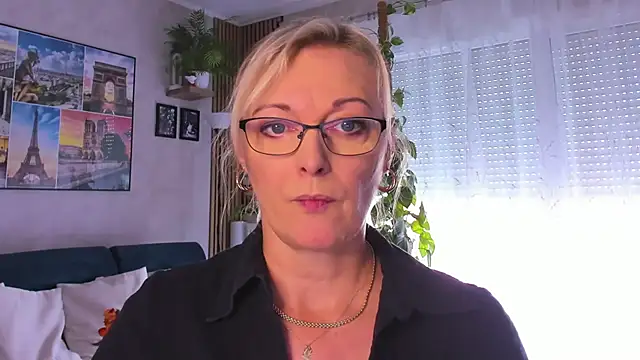 vanessa chat online show from September 9, 1:20 pm