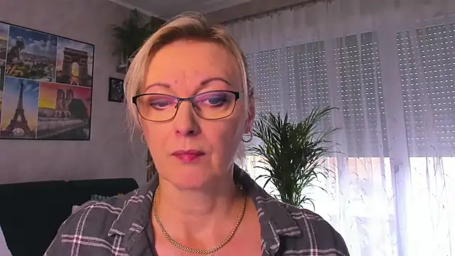 Snapshot of vanessa_chat chatting on October 23, 1:21 pm vanessa chat online show from October 23, 1:21 pm