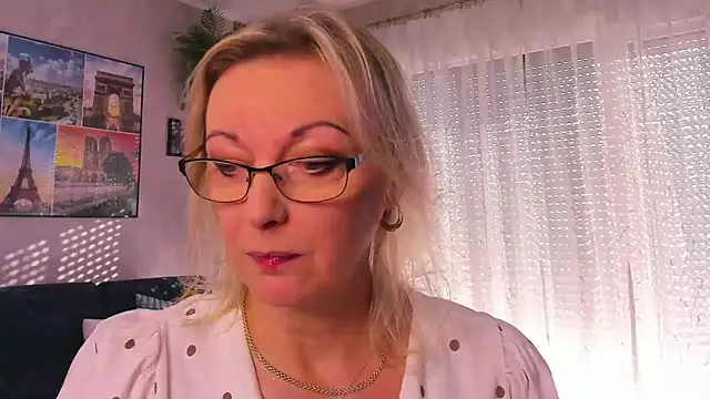 Snapshot of vanessa_chat chatting on November 7, 8:52 am vanessa chat online show from November 7, 8:52 am