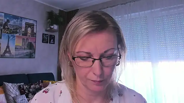 vanessa chat online show from March 18, 2:17 pm