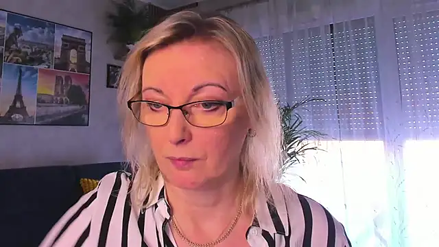 vanessa chat online show from March 3, 2:13 pm